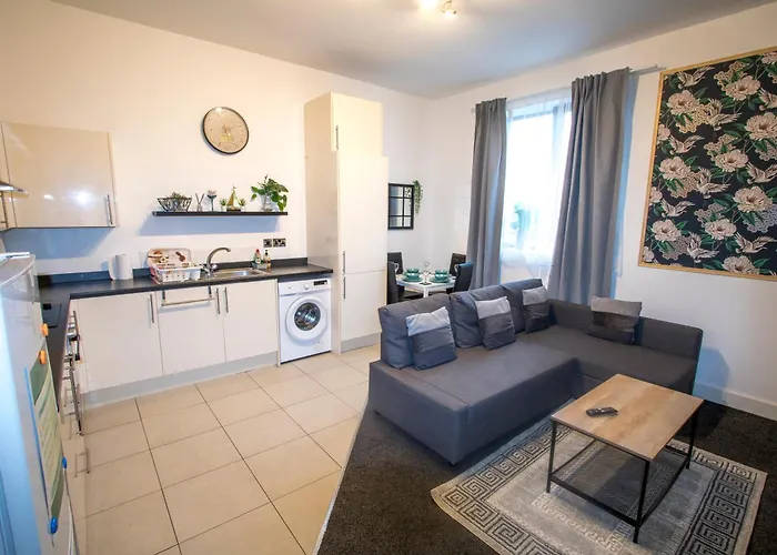 Ideal For Groups - Modern 2 Bedroom - Free Parking, Transit Links, Close To Stadiums